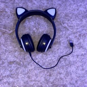 Cat headphones🐈‍⬛